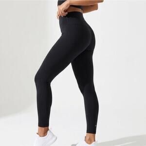 Beyond Yoga 25” Mid Leggings in Black Size Small Yoga